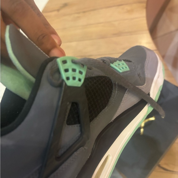 Jordan 4 Green Glow’s - Picture 6 of 8